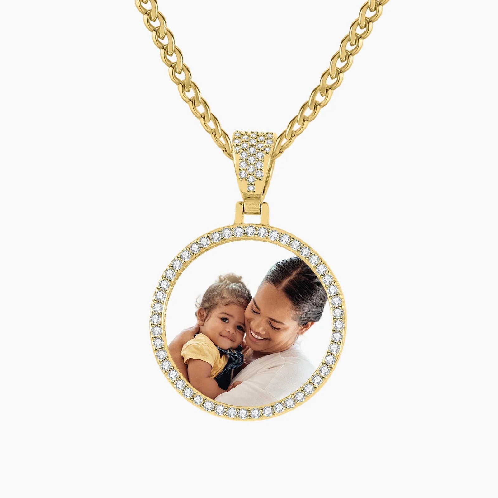 Eng ravely Iced Circle Photo Pendant