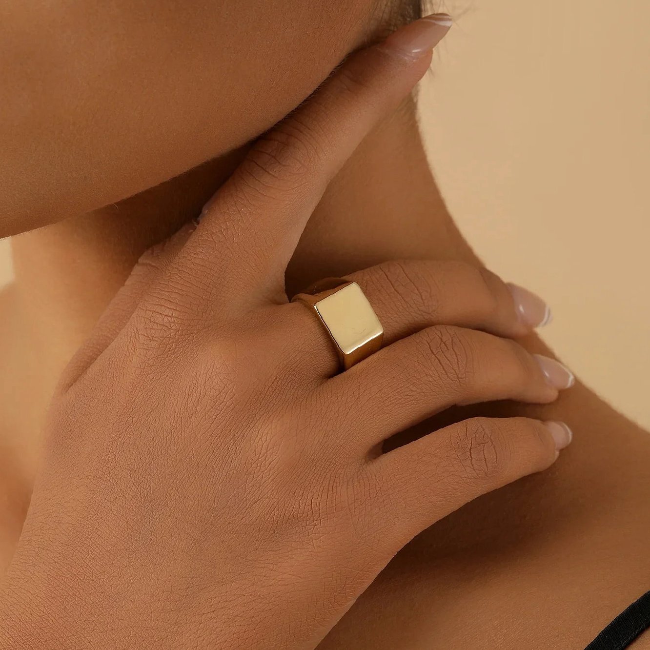 Minimal Signet Ring | Custom Premium Metal Alloy Ring - Engravely - Image 2
