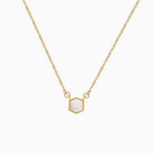 Eng ravely Pendant Necklace with Ivory Pearl Stone