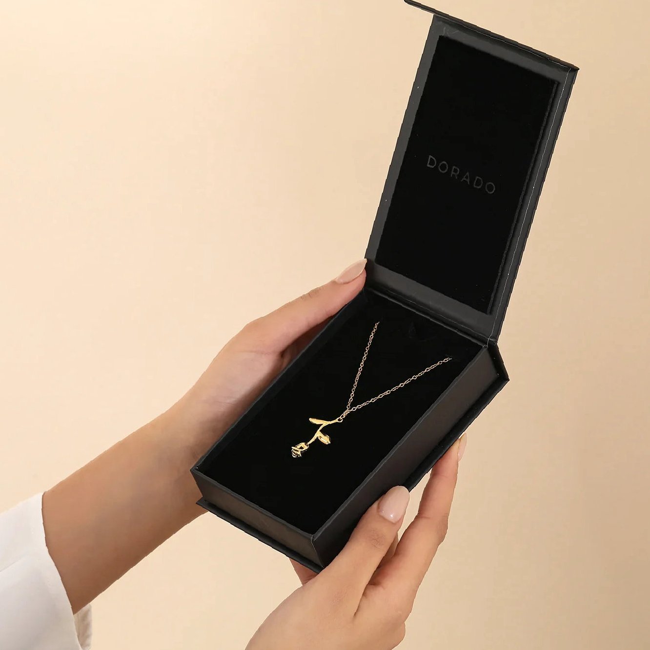 Eng ravely Rose Pendant Necklace - Image 4
